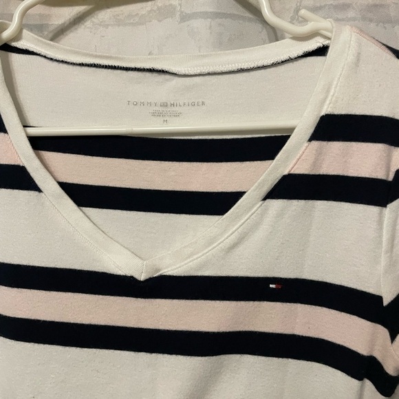 VINTAGE Tommy Hilfiger T-shirt Size Medium, Ladies. Pre-owned, sold as is. - Picture 4 of 5